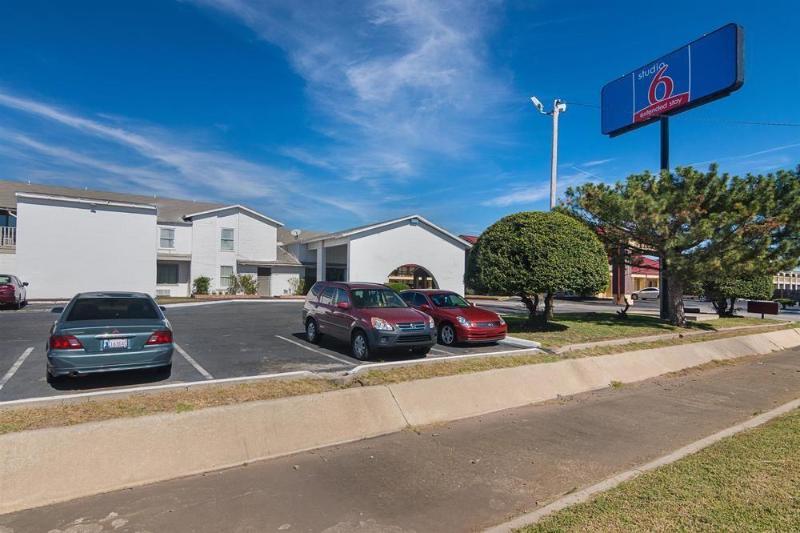 Studio Inn Extended Stay Oklahoma City Airport By Oyo Exteriör bild