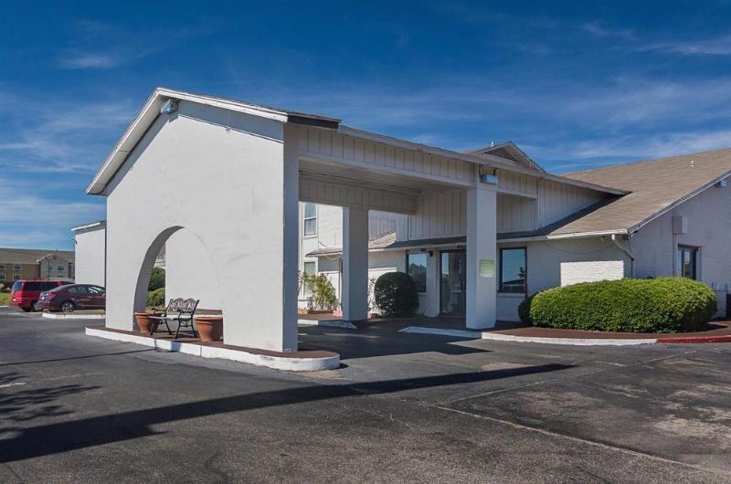 Studio Inn Extended Stay Oklahoma City Airport By Oyo Exteriör bild
