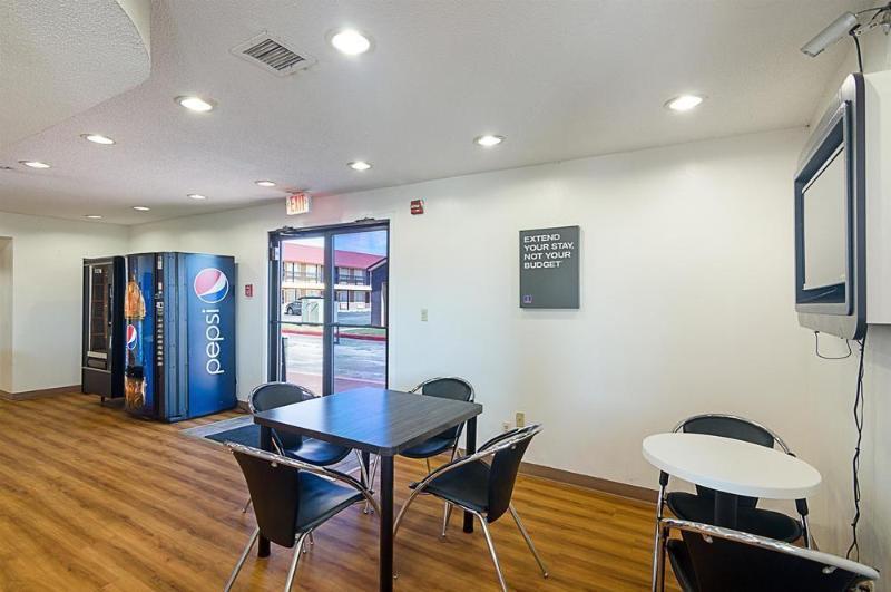Studio Inn Extended Stay Oklahoma City Airport By Oyo Exteriör bild